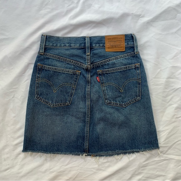 Levi’s High Rise Skirt - Picture 4 of 5